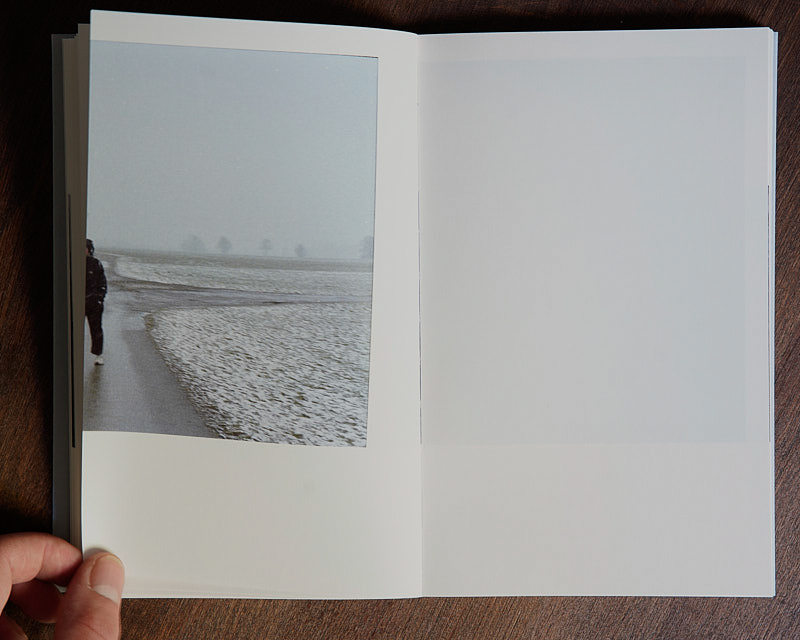 Reprodution Nein, wir stehen! Der Bahnhof fährt.